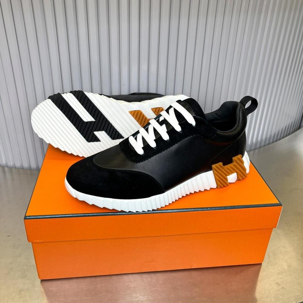 حذاء Hermès Jimmy Sneaker لون أسود وأبيض بلمسة برتقالية في الكويت