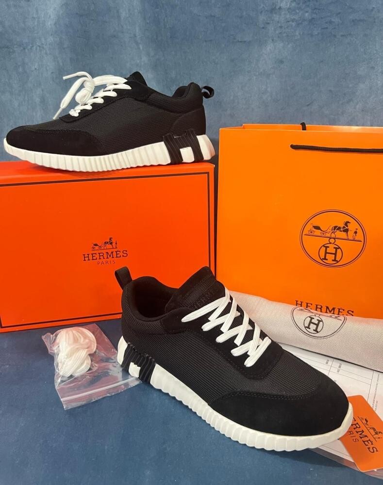 حذاء Hermès Jimmy Sneaker لون أسود وأبيض في الكويت